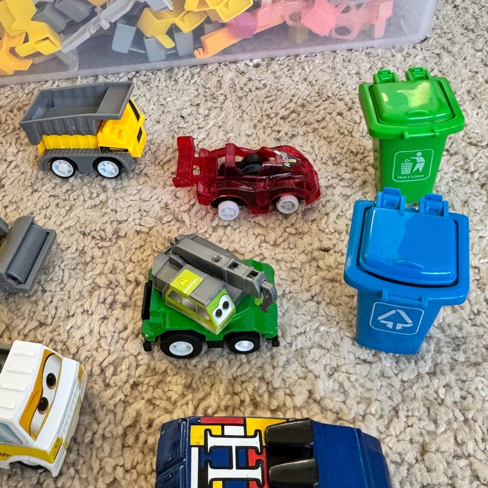 Colorful Building Racetrack/Construction Set for Kids - Picture 3 of 10